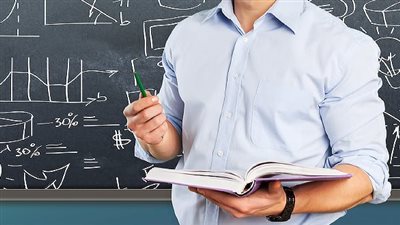 استئناف اختبارات المتقدمين لوظيفة معلم فصل، والبداية بهذه المحافظة