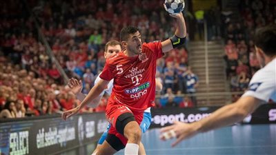 بعد إصابة يحيى خالد.. هل يتراجع أحمد الأحمر عن الاعتزال الدولي؟