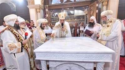 البابا تواضروس يدشن كنيسة العذراء والملاك بوسط الإسكندرية