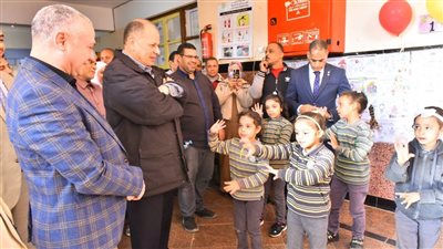 تستهدف 92 ألف طالب وطالبة.. محافظ أسيوط يتفقد مبادرة الكشف عن أمراض الأنيميا والسمنة والتقزم 