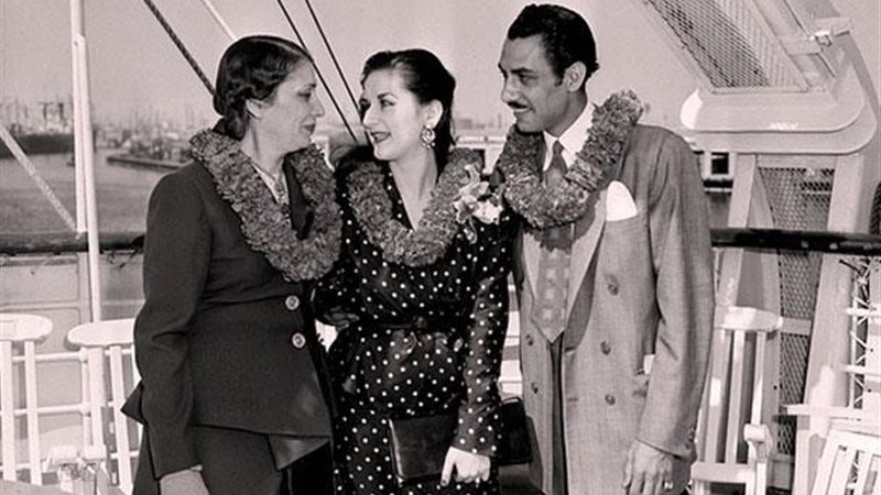 صورى تجمع بين الملكة