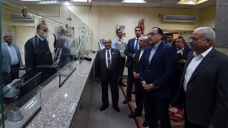 رئيس الوزراء يتفقد