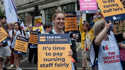 إضراب التمريض في بريطانيا يشل حركة المستشفيات 