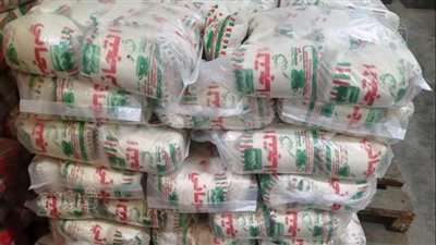 ضبط 9 أطنان سكر تمويني في السوق السوداء بأسوان (صور)