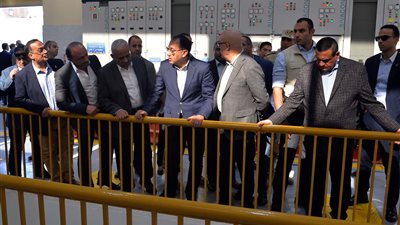 مدبولي يشهد افتتاح أعمال تطوير محطة رفع صرف صحي بالسويس (صور)