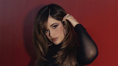 كاميلا كابيو بالشعر الأحمر في أحدث ظهور لها (صور)