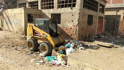 حملة مكبرة لرفع القمامة والمخلفات عن مدينة أبوصوير بالإسماعيلية (صور)