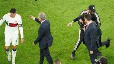 على الطريقة المغربية، الجماهير بالدوحة تطالب رونالدو بالمغادرة (فيديو) 