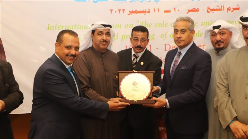 حسن شحاتة وزير القوى