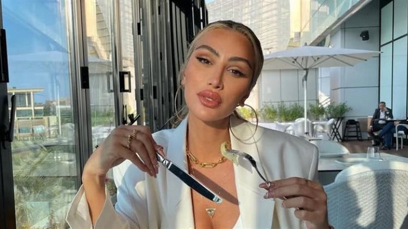 الفنانة مايا دياب،
