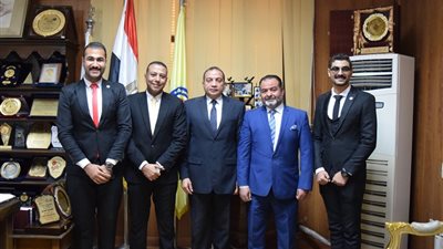 رئيس جامعة بني سويف يستقبل رئيس اتحاد الطلاب 