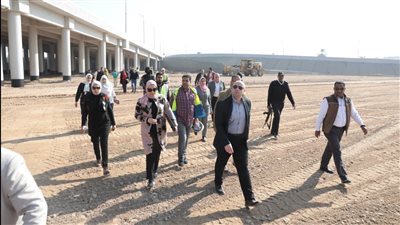 محافظ بني سويف يشدد على تسريع وتيرة العمل بمشروع مواقف السيارات 