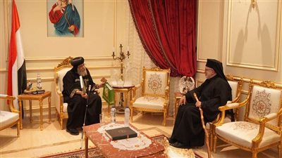 البابا تواضروس يستقبل النائب البطريركي للروم الكاثوليك