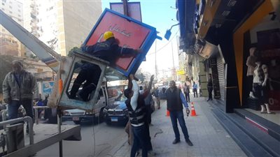 إزالة 97 إعلانا مخالفا في الإسكندرية 