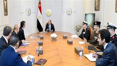 السيسي يستقبل رئيس شركة تاليس الفرنسية.. يوجه بالاهتمام برفع القدرات البشرية والتدريب والتأهيل العملي والفني.. وإعداد كوادر من المهندسين