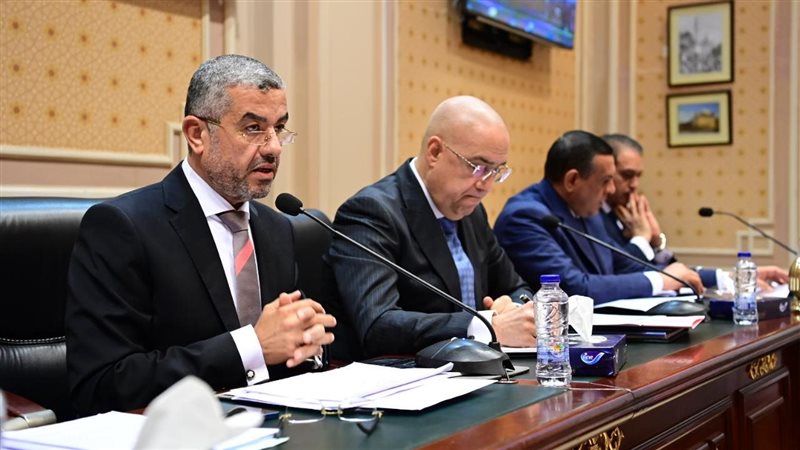 3 وزراء بمناقشات