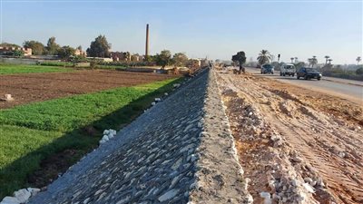 محافظ الجيزة يتابع جهود رصف وتطوير طريق طراد النيل بأوسيم (صور)