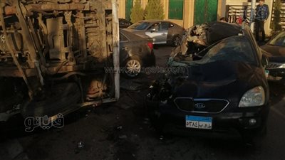 3 صور ترصد حادث انقلاب أتوبيس بالتجمع