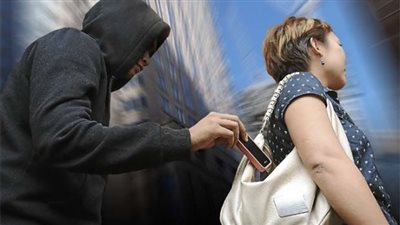 ضبط مسجل خطر بتهمة خطف حقيبة سيدة بالتجمع 