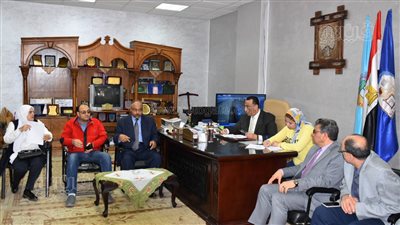 عميد آداب طنطا يعقد اجتماعا لمناقشة إعداد التقرير السنوي للكلية