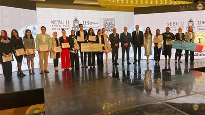 وزير التموين يسلم الشهادات والجوائز للفائزين في مسابقة تصميم المجوهرات 