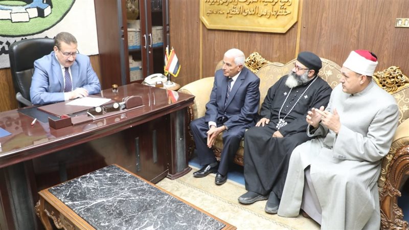 محافظ المنوفية خلال
