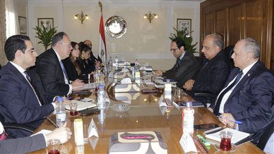 قطاع الأعمال: الدراسات جاهزة لإنشاء مصانع الصودا آش والسيليكون وزجاج الخلايا الشمسية