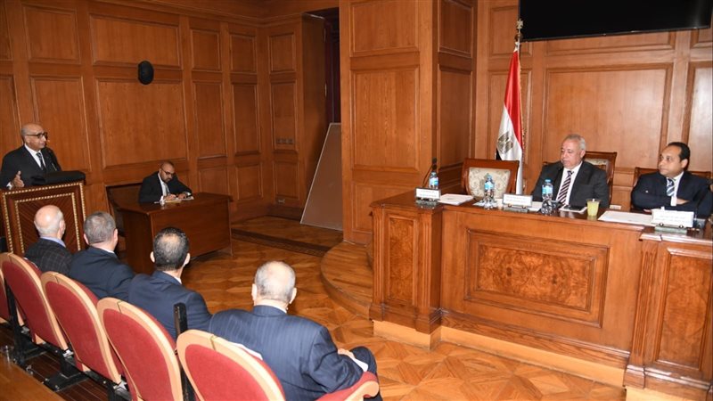  إسكان الشيوخ تناقش