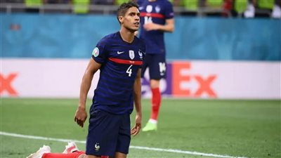 بعد اعتزاله نهائيا.. أرقام وإنجازات رافائيل فاران (إنفوجراف)