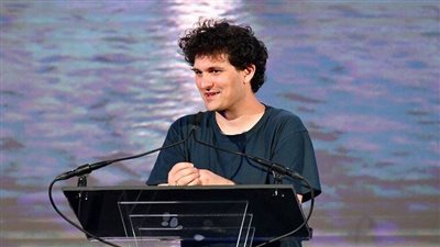 الاتهامات الموجهة لمؤسس بورصة العملات المشفرة FTX 