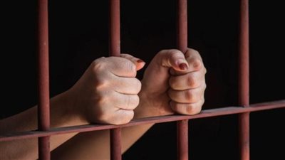  ضبط سيدة استولت على أموال كبار السن فى المطرية