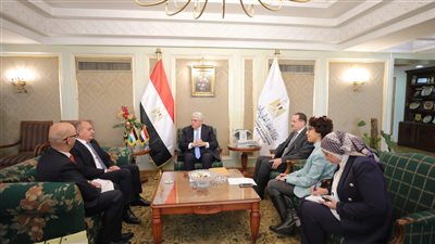 وزير التعليم العالي يبحث زيادة التعاون مع السفير الأردني بالقاهرة