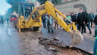 محافظة الإسكندرية: كل الأجهزة متواجدة بموقع كسر ماسورة كوم الدكة 