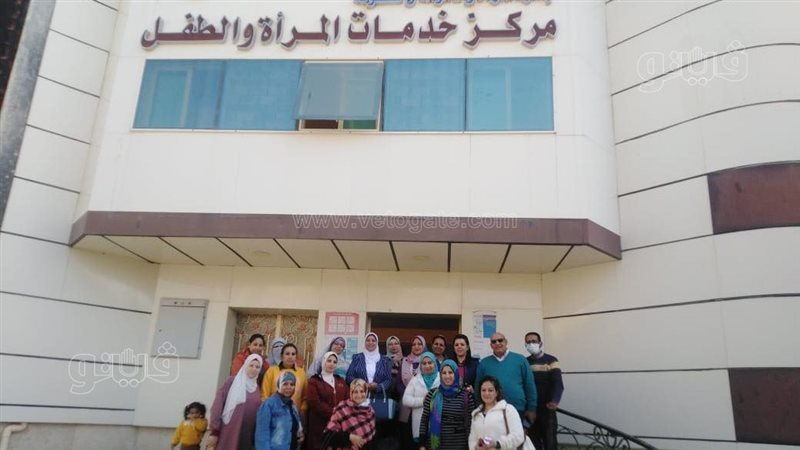  المرأة والأمومة