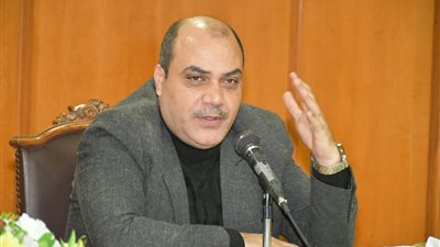 محمد الباز يقدم برنامج 