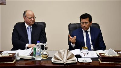 وزير الرياضة يبحث مع هيئة استاد القاهرة الفرص الاستثمارية وآخر أعمال التطوير