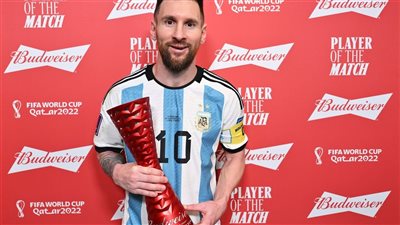 كأس العالم 2022، ميسي يمنح جائزة مباراة الأرجنتين وكرواتيا إلى ألفاريز 