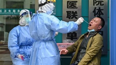 الصين توقف نشر عدد حالات كورونا، ما السر