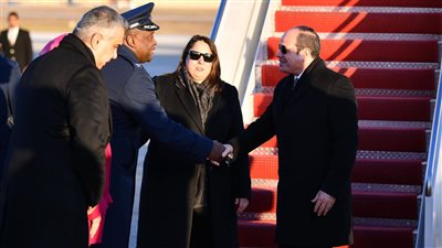 لحظة وصول السيسي إلى واشنطن للمشاركة في القمة الأمريكية الأفريقية (فيديو)