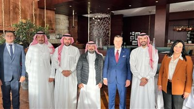 وزير السياحة يناقش تفعيل التدريب وتنمية برامج التسويق مع مدير العلاقات السعودي