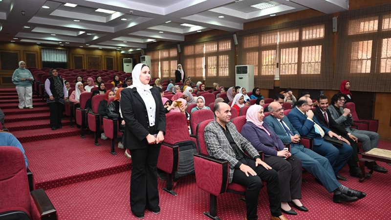 من ندوة حياة كريمة،