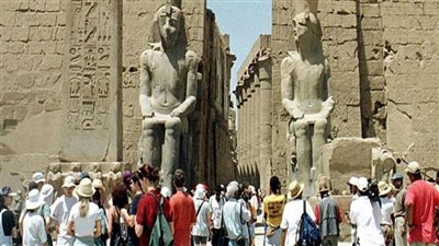 مقترح برلماني بعمل فيديوهات توعوية لكيفية التعامل مع السائحين