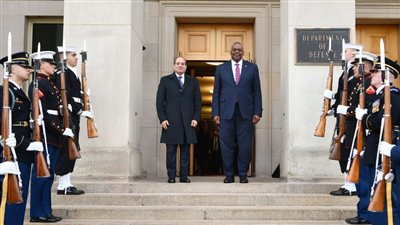 السيسي يلتقي وزير الدفاع الأمريكي بمقر البنتاجون في واشنطن