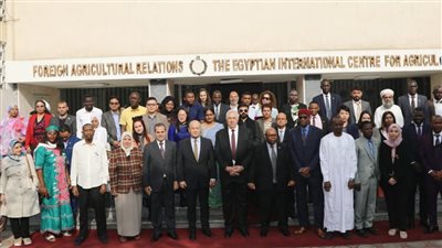 وزير الزراعة يسلم شهادات التدريب لـ59 مبعوثا من 30 دولة أفريقية وآسيوية وأوروبية 