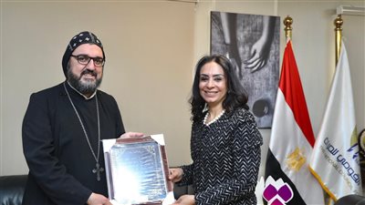 تعاون بين القومي للمرأة والكنيسة السريانية