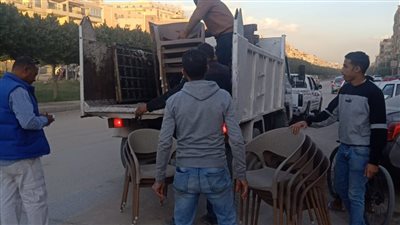رفع 2300 حالة تعد وإشغال للمنشآت التجارية والمقاهي وتحرير 33 محضرا لمحلات مخالفة في حملة بأحياء الجيزة (صور)
