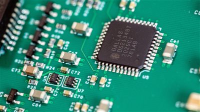 أمريكا تفرض قيودا جديدة على الصين بشأن الرقائق الإلكترونية