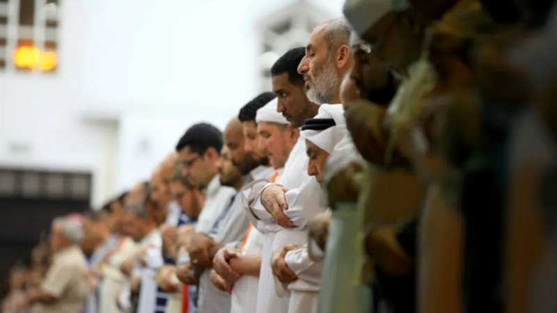 حكم قراءة الفاتحة
