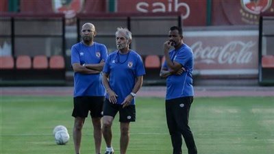 الدوري الممتاز، الجهاز الفني للأهلي يراجع خطة مباراة فيوتشر بالمحاضرة الختامية 