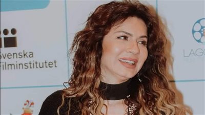 نجلاء بدر تفتح النار على الوسط الفني بسبب السبوبة 